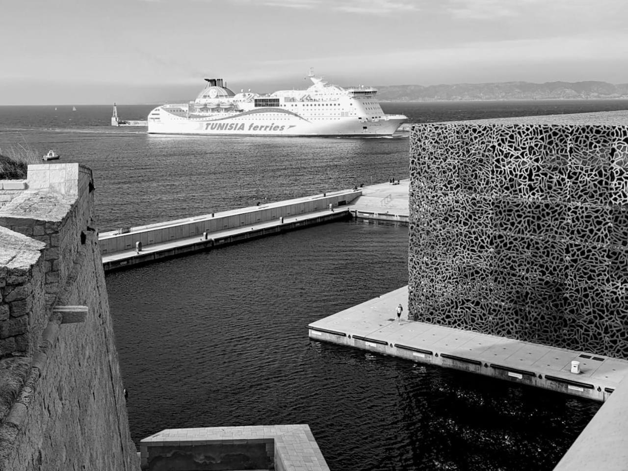 Vieux Port Proximite Panier Clim Central Cachet Marseille Luaran gambar