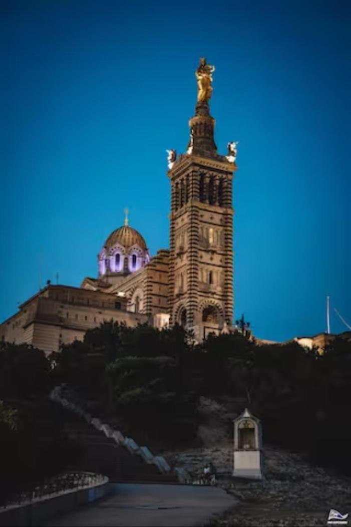 Vieux Port Proximite Panier Clim Central Cachet Marseille Luaran gambar